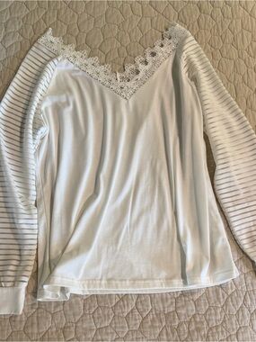 Lace Trim Long-Sleeve Women's Top in White